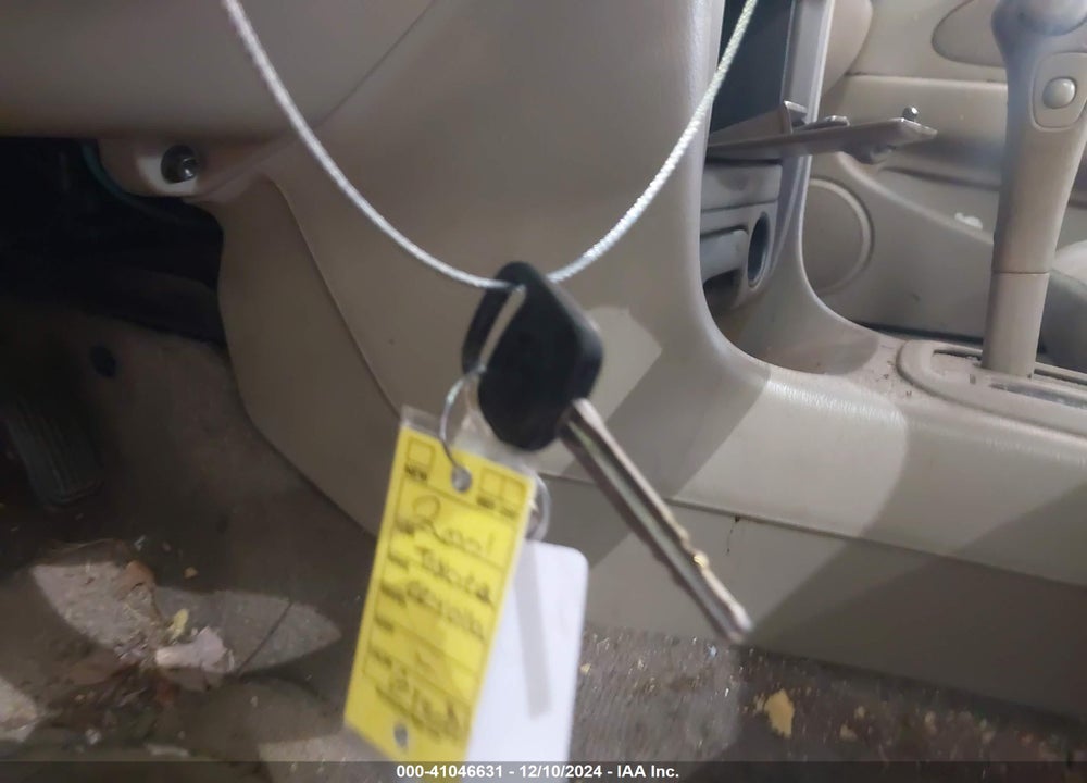 2001 TOYOTA COROLLA LE VIN: 2T1BR12E41C404133