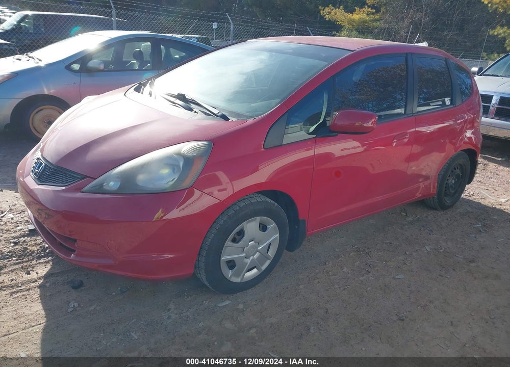 2013 HONDA FIT VIN: JHMGE8H38DC063086