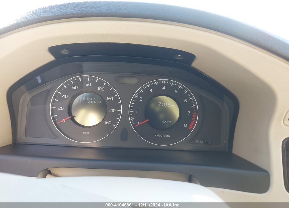 2008 VOLVO XC70 VIN: YV4BZ982X81008120
