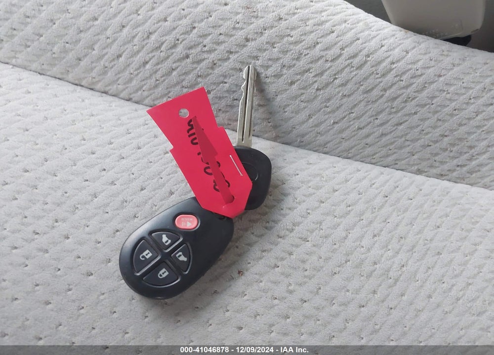 2011 TOYOTA SIENNA LE V6 VIN: 5TDKK3DC9BS152223
