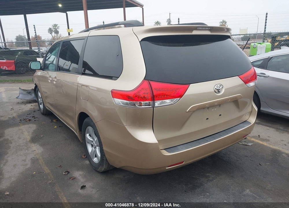 2011 TOYOTA SIENNA LE V6 VIN: 5TDKK3DC9BS152223