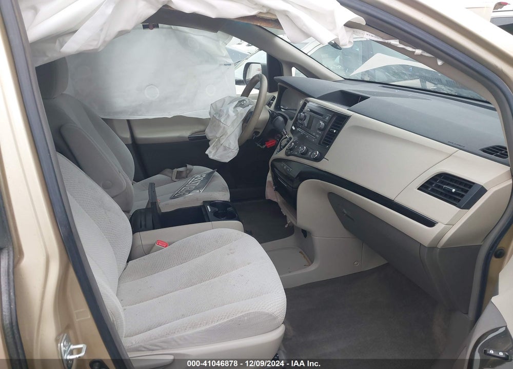 2011 TOYOTA SIENNA LE V6 VIN: 5TDKK3DC9BS152223