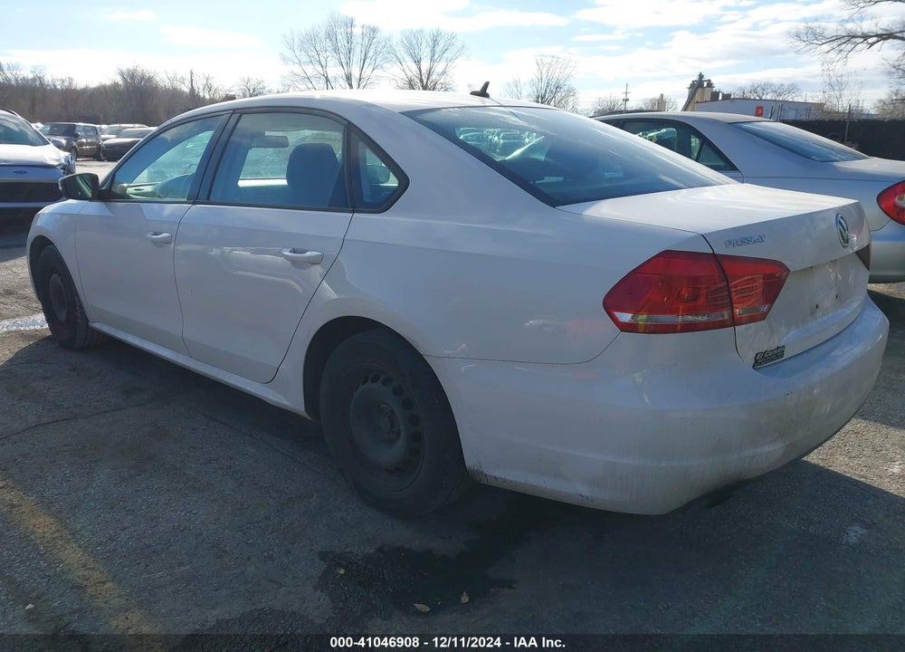 2014 VOLKSWAGEN PASSAT 1.8T S VIN: 1VWAS7A32EC108865
