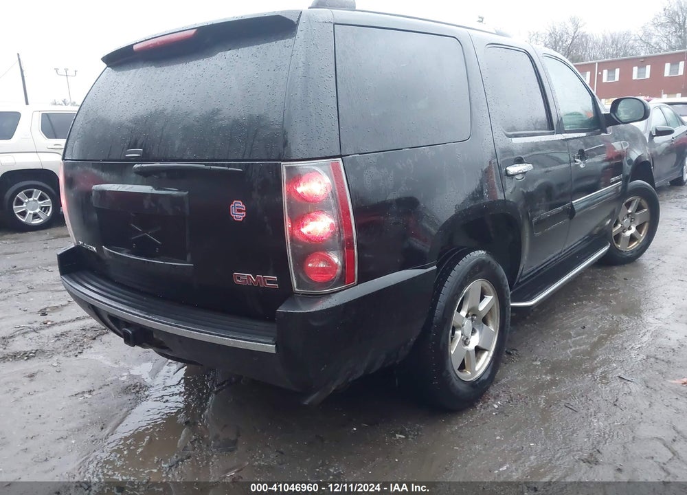 2007 GMC YUKON DENALI VIN: 1GKFK63857J332484