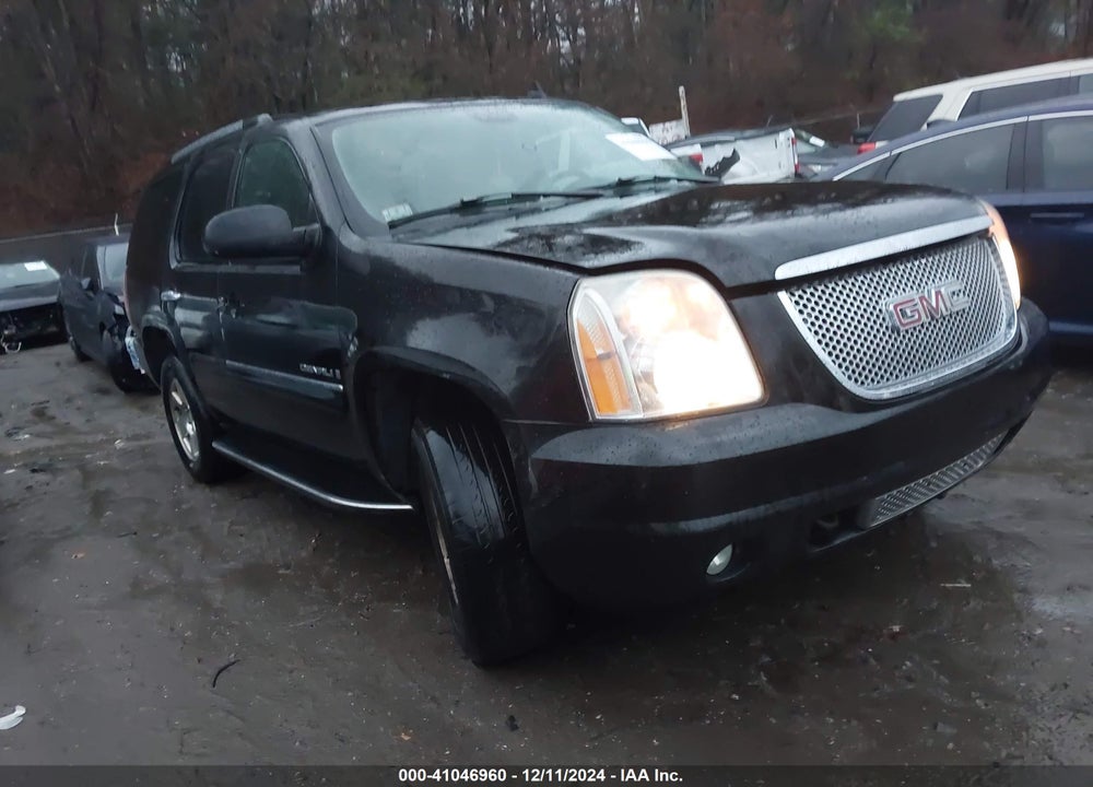 2007 GMC YUKON DENALI VIN: 1GKFK63857J332484