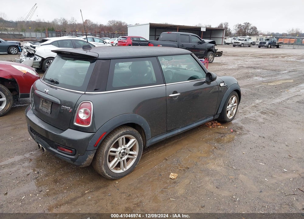 2012 MINI COOPER S VIN: WMWSV3C5XCTY28317