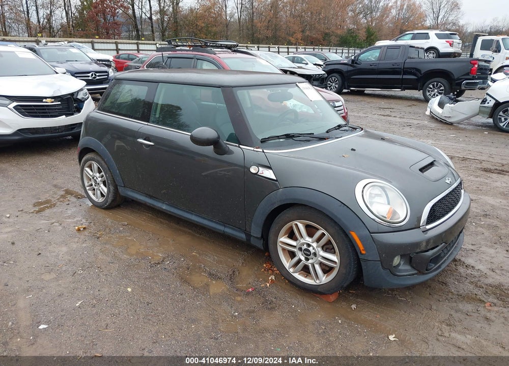2012 MINI COOPER S VIN: WMWSV3C5XCTY28317