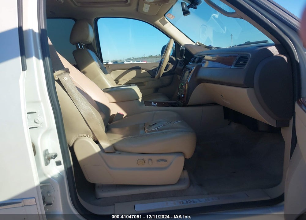 2012 CHEVROLET SUBURBAN 1500 LTZ VIN: 1GNSCKE05CR138824