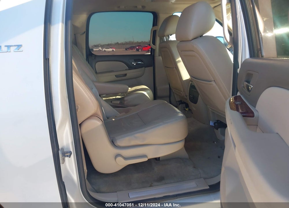 2012 CHEVROLET SUBURBAN 1500 LTZ VIN: 1GNSCKE05CR138824