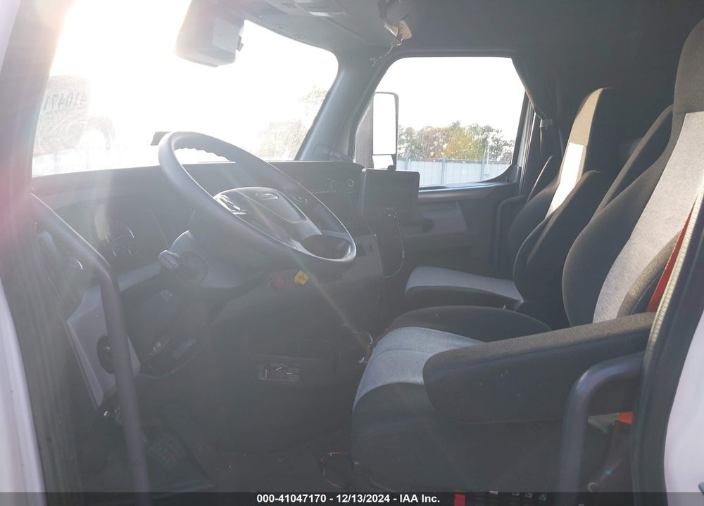 2022 FREIGHTLINER NEW CASCADIA 126 VIN: 1FUJHHDR7NLNC0257