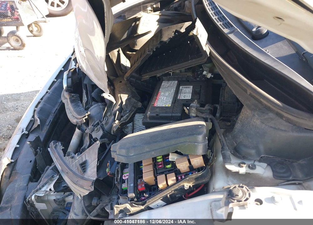 2012 HYUNDAI ELANTRA VIN: KMHDH4AE4CU341325