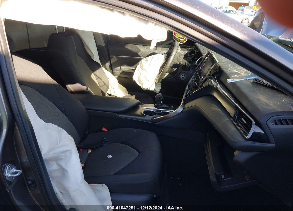 2021 TOYOTA CAMRY LE VIN: 4T1C11AKXMU446523