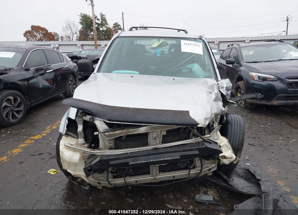 2001 HONDA CR-V LX VIN: JHLRD28431C002312