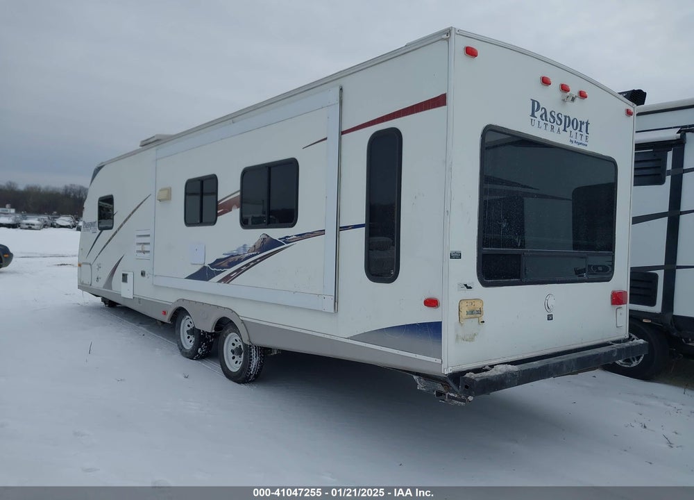 2009 KEYSTONE --- VIN: 4YDT2852696411765