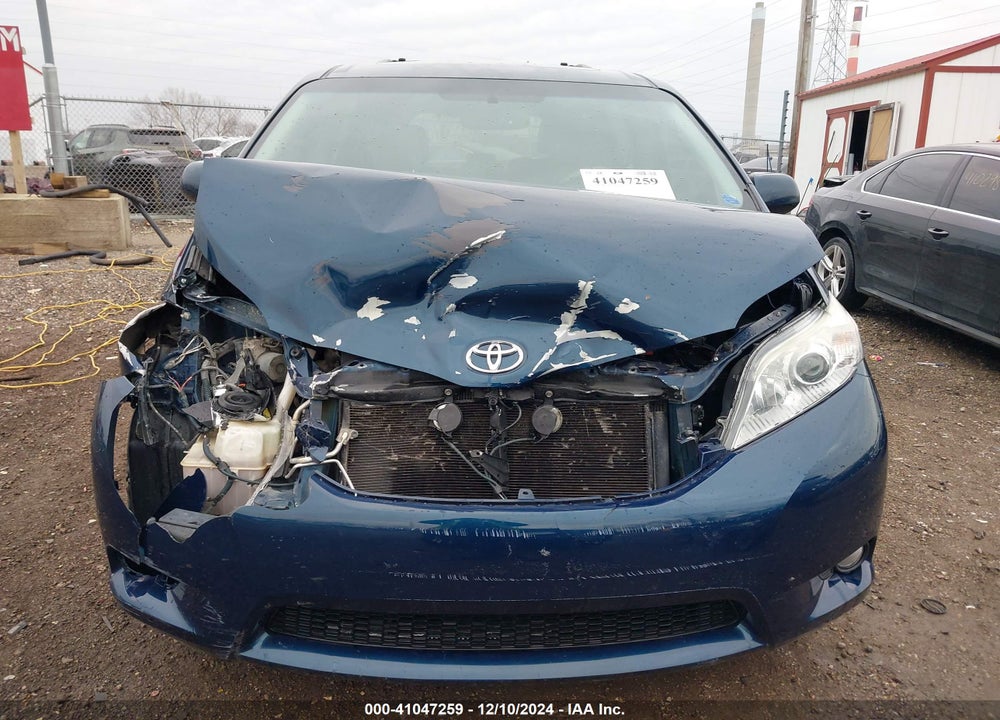 2012 TOYOTA SIENNA XLE V6 8 PASSENGER VIN: 5TDYK3DC1CS203712