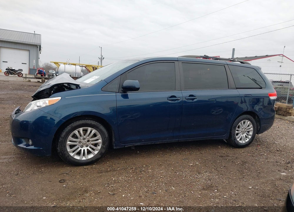 2012 TOYOTA SIENNA XLE V6 8 PASSENGER VIN: 5TDYK3DC1CS203712