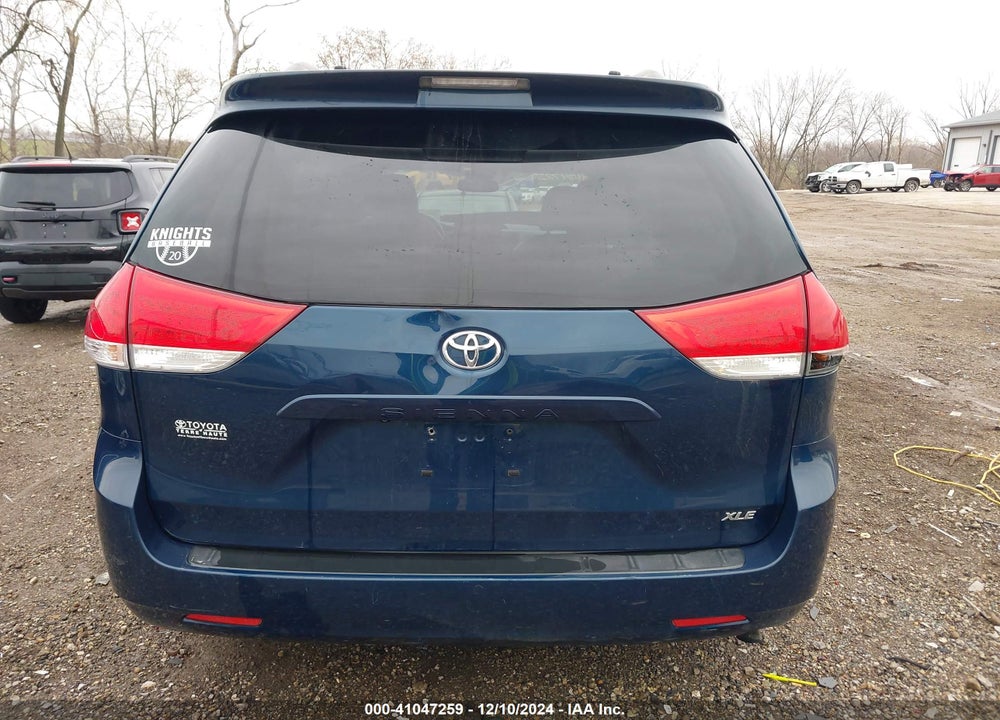 2012 TOYOTA SIENNA XLE V6 8 PASSENGER VIN: 5TDYK3DC1CS203712