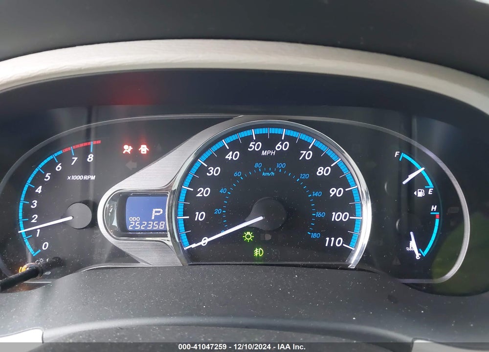 2012 TOYOTA SIENNA XLE V6 8 PASSENGER VIN: 5TDYK3DC1CS203712