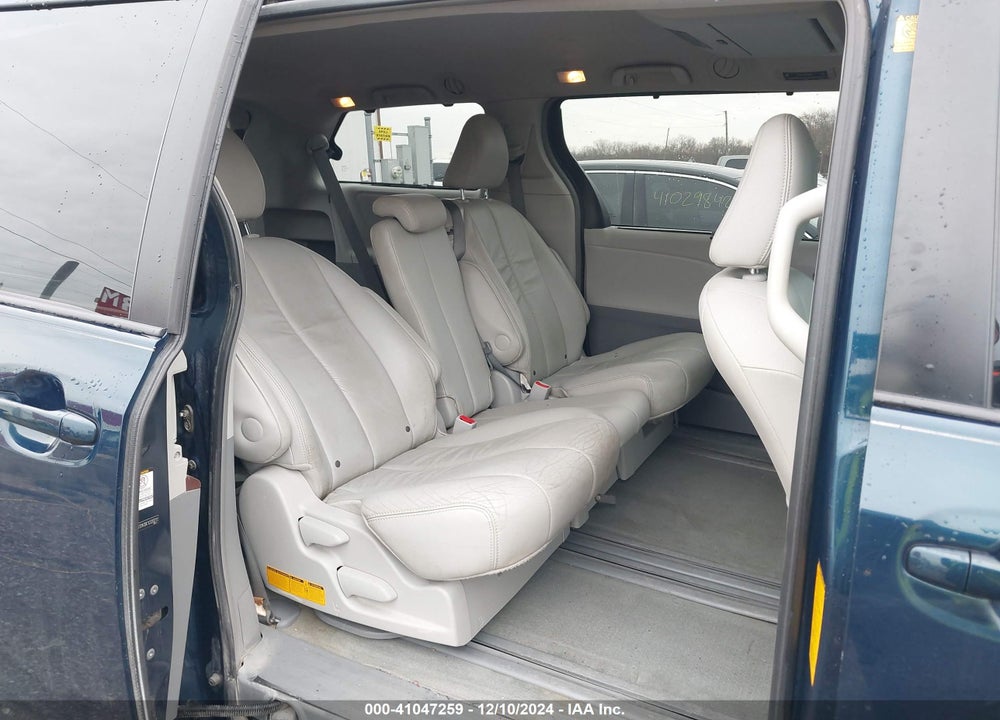 2012 TOYOTA SIENNA XLE V6 8 PASSENGER VIN: 5TDYK3DC1CS203712