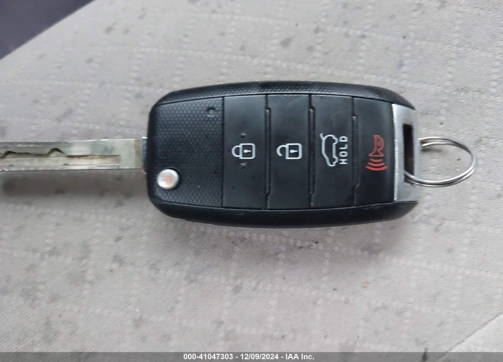 2016 KIA SORENTO 3.3L LX VIN: 5XYPGDA51GG039177