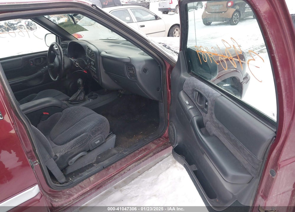 2001 GMC JIMMY SLE VIN: 1GKDT13W212215114