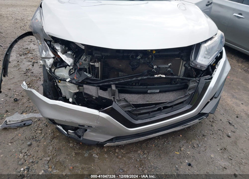 2018 NISSAN ROGUE S VIN: KNMAT2MT1JP617797