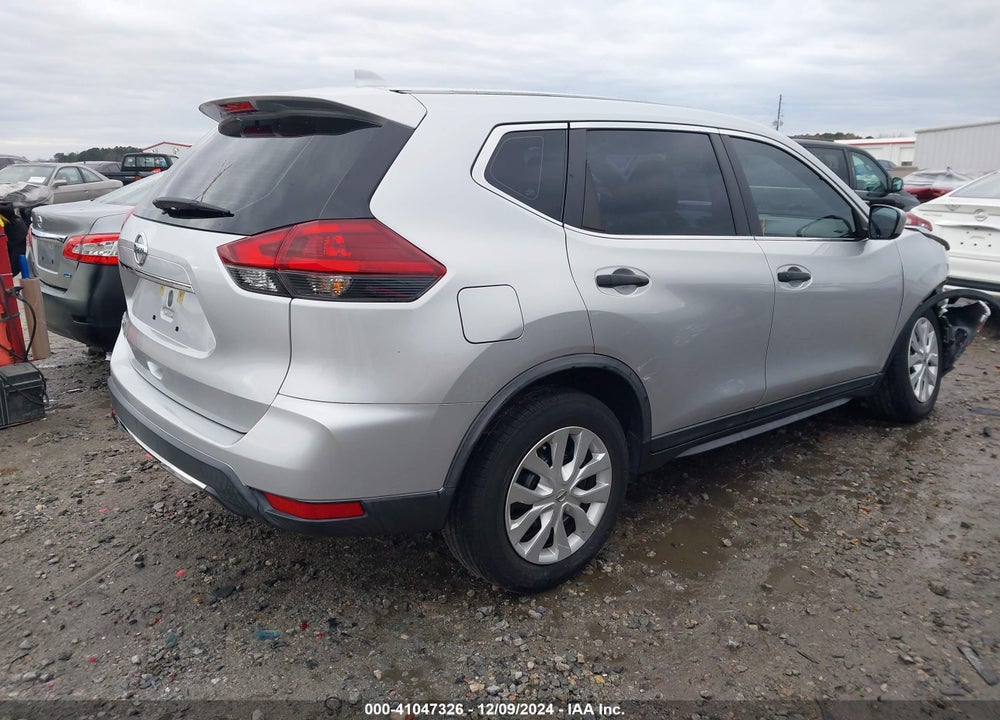 2018 NISSAN ROGUE S VIN: KNMAT2MT1JP617797