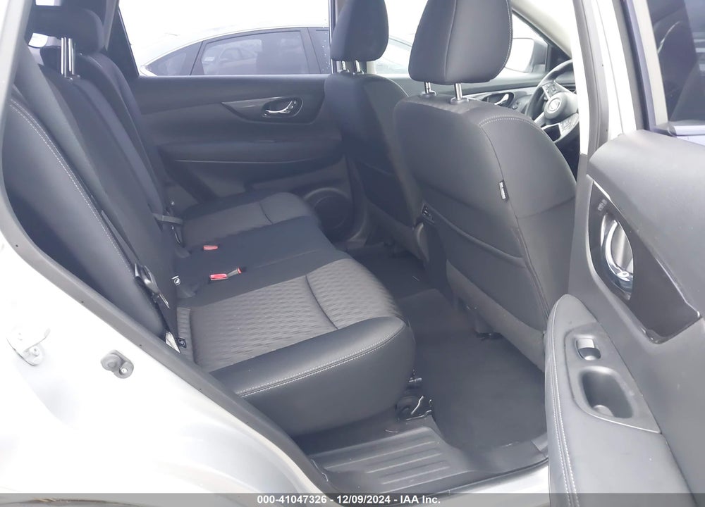 2018 NISSAN ROGUE S VIN: KNMAT2MT1JP617797