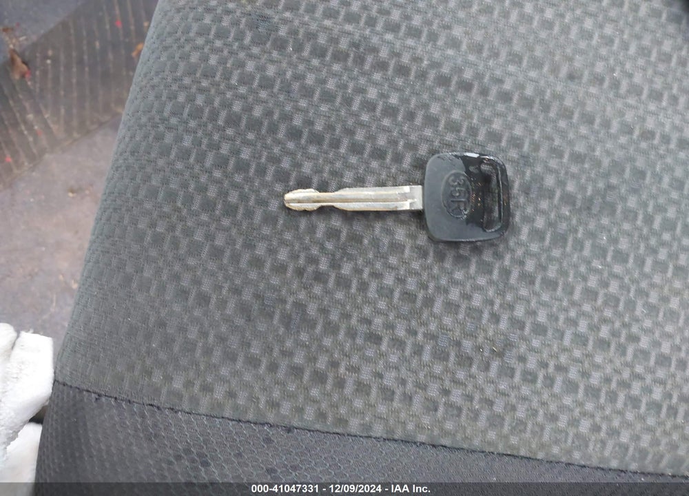 2004 TOYOTA MATRIX STANDARD VIN: 2T1KR32E04C259821