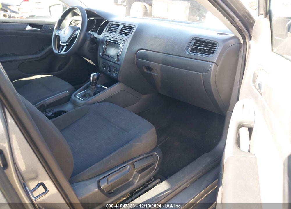2015 VOLKSWAGEN JETTA 2.0L S VIN: 3VW2K7AJXFM215987