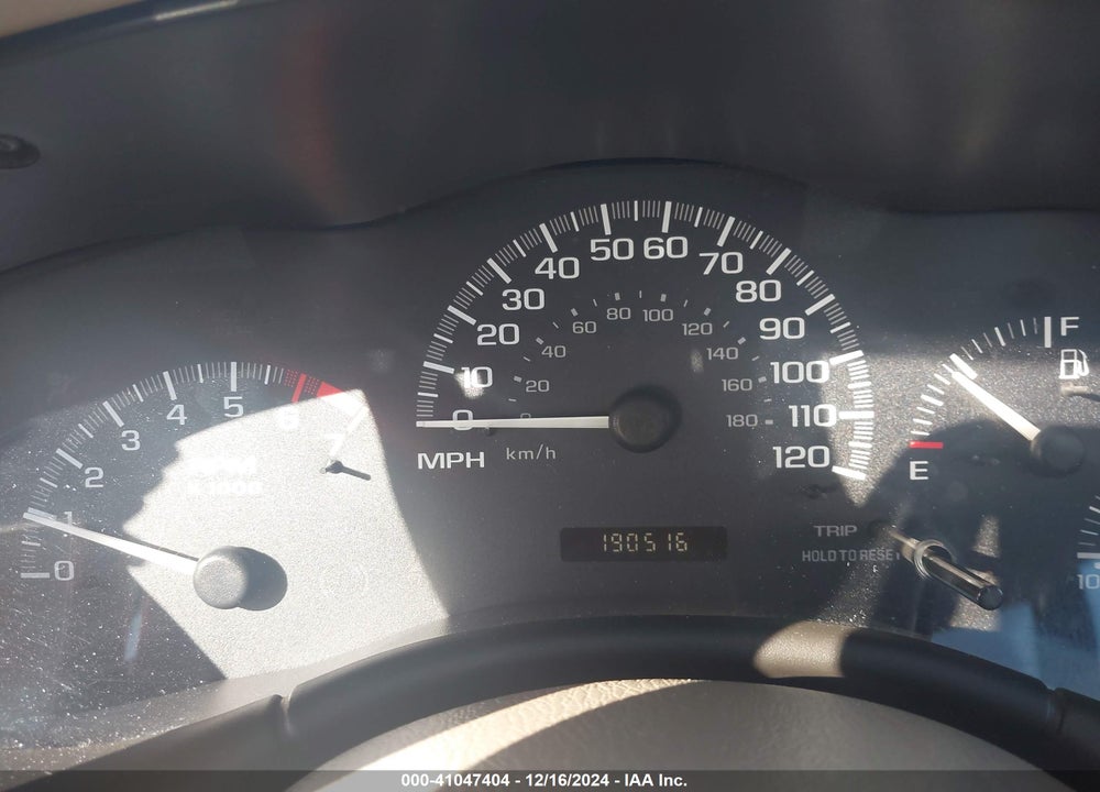 2005 CHEVROLET CLASSIC VIN: 1G1ND52F95M229584