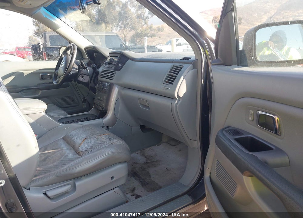 2005 HONDA PILOT EX-L VIN: 2HKYF18675H552069