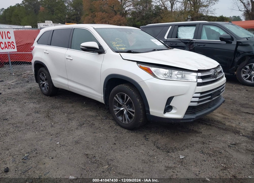 2018 TOYOTA HIGHLANDER LE VIN: 5TDBZRFH1JS886439
