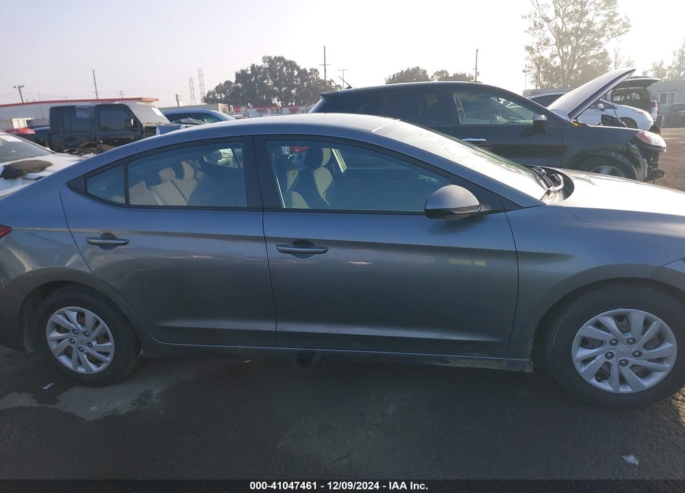 2018 HYUNDAI ELANTRA SE VIN: 5NPD74LF7JH398073