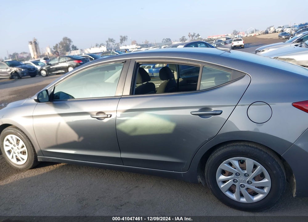 2018 HYUNDAI ELANTRA SE VIN: 5NPD74LF7JH398073