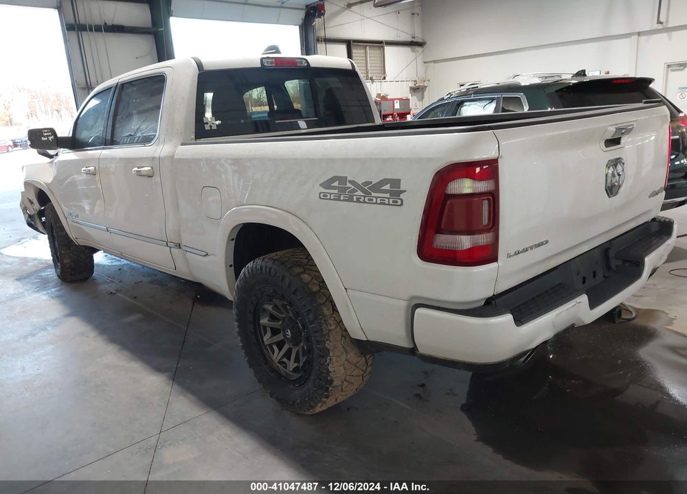 2019 RAM 1500 LIMITED 4X4 6'4 BOX VIN: 1C6SRFPT6KN660378