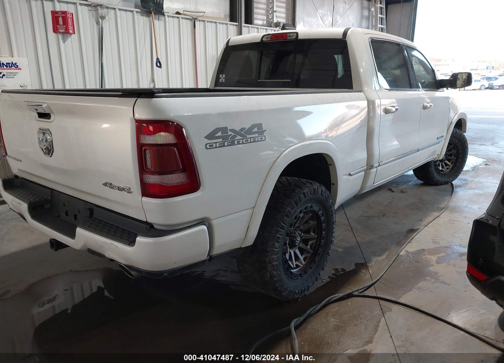 2019 RAM 1500 LIMITED 4X4 6'4 BOX VIN: 1C6SRFPT6KN660378