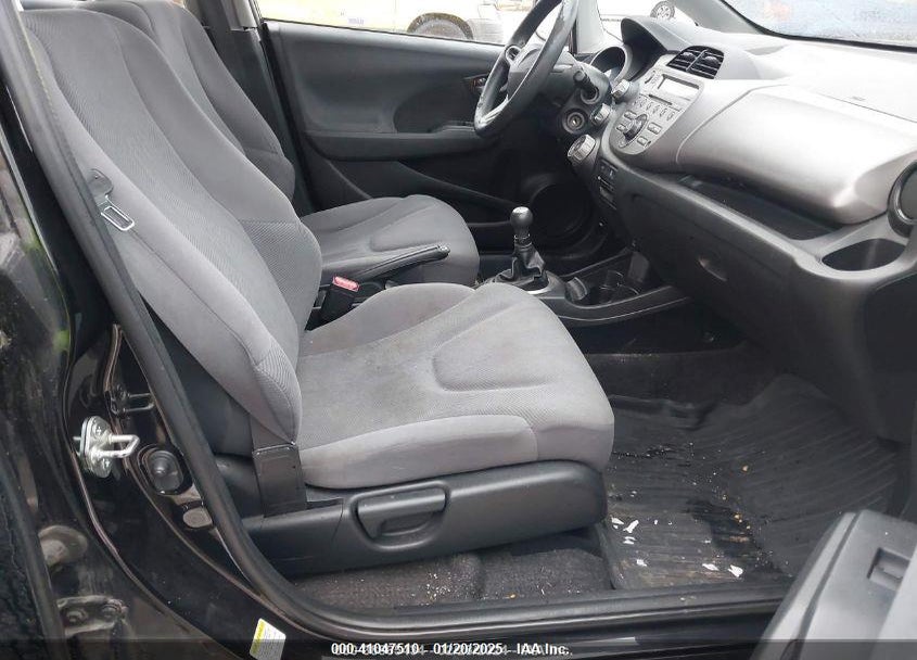 2009 HONDA FIT VIN: JHMGE87239S068654