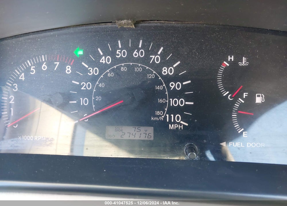 2005 TOYOTA COROLLA LE VIN: 1NXBR32E55Z415741