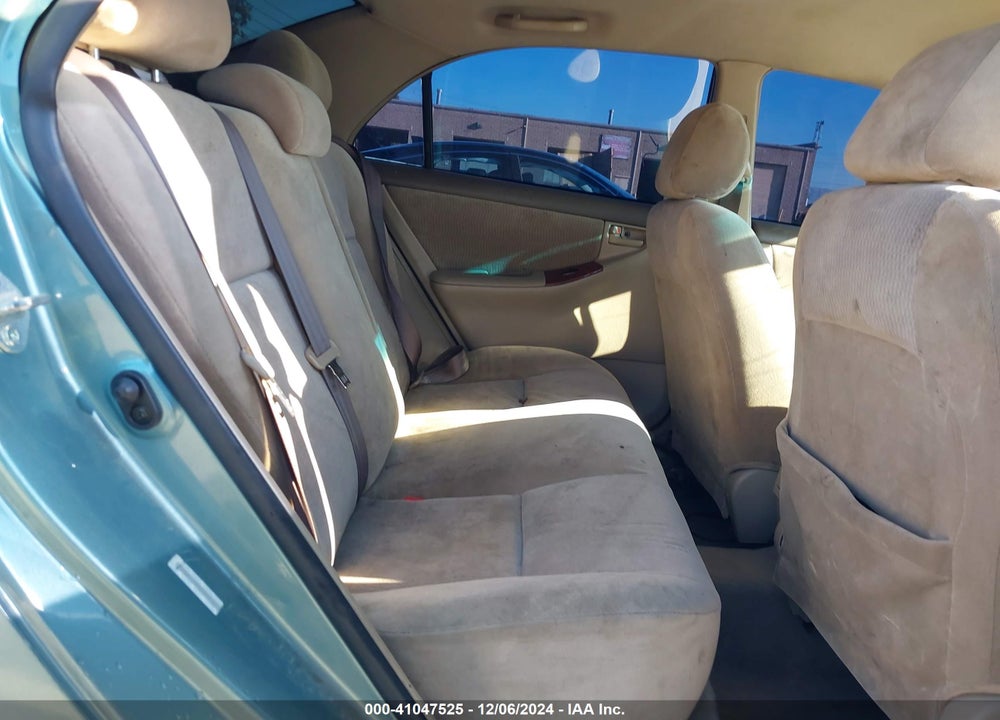 2005 TOYOTA COROLLA LE VIN: 1NXBR32E55Z415741