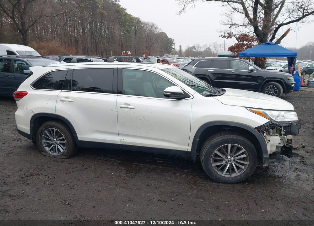 2019 TOYOTA HIGHLANDER XLE VIN: 5TDJZRFH5KS564982