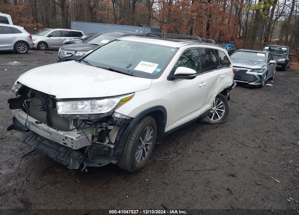 2019 TOYOTA HIGHLANDER XLE VIN: 5TDJZRFH5KS564982