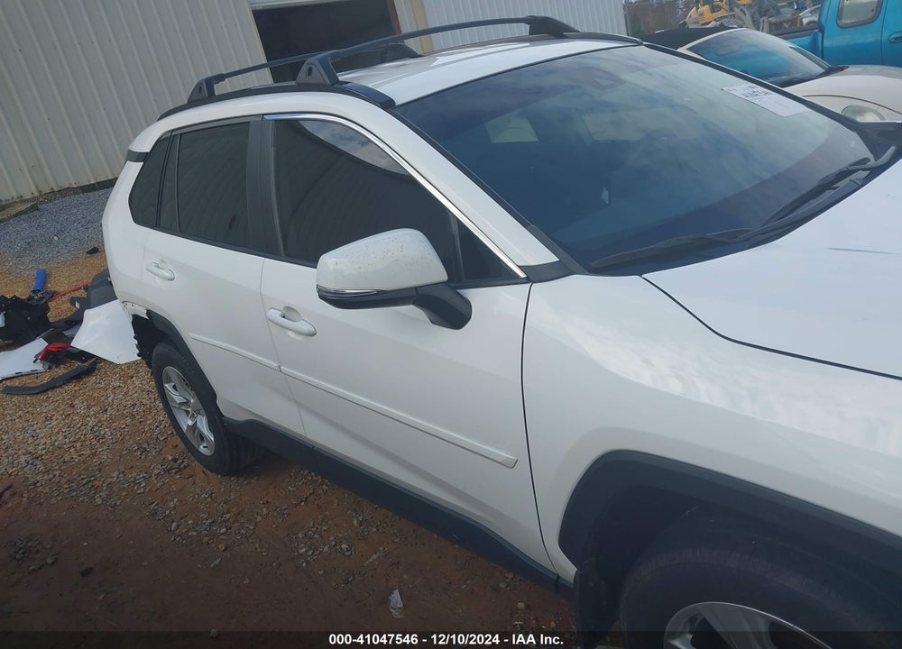 2021 TOYOTA RAV4 XLE VIN: 2T3W1RFV7MC161608