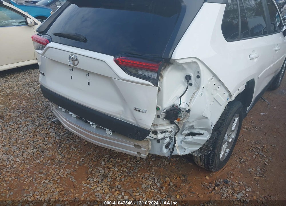 2021 TOYOTA RAV4 XLE VIN: 2T3W1RFV7MC161608