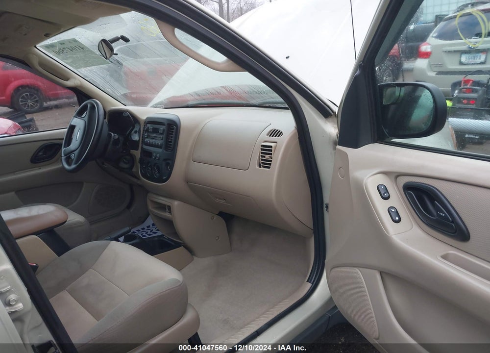 2003 FORD ESCAPE XLS VIN: 1FMYU92103KC75051