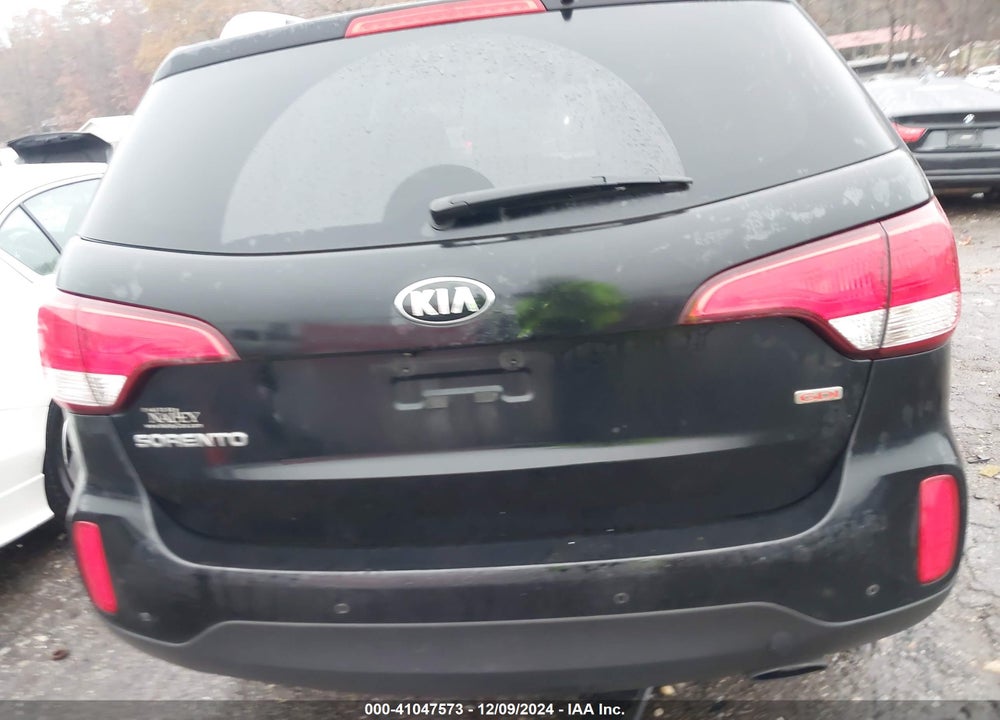 2015 KIA SORENTO LX VIN: 5XYKT3A63FG634894