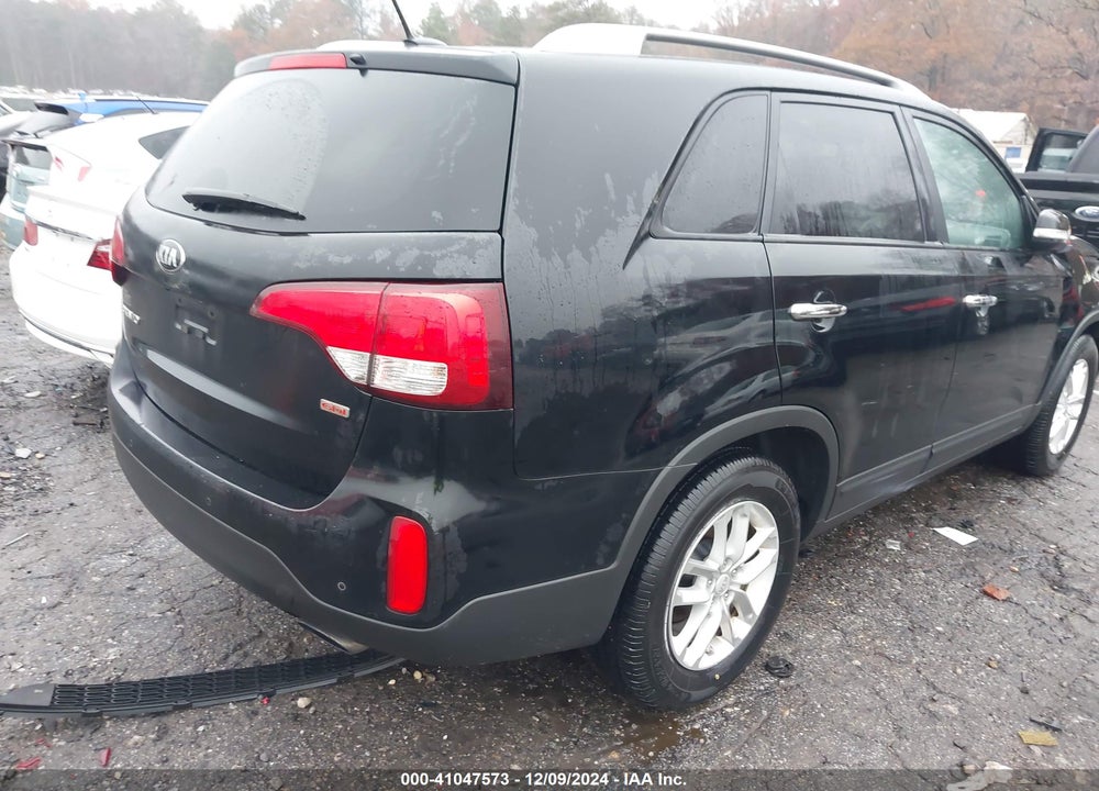 2015 KIA SORENTO LX VIN: 5XYKT3A63FG634894