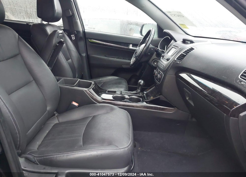 2015 KIA SORENTO LX VIN: 5XYKT3A63FG634894