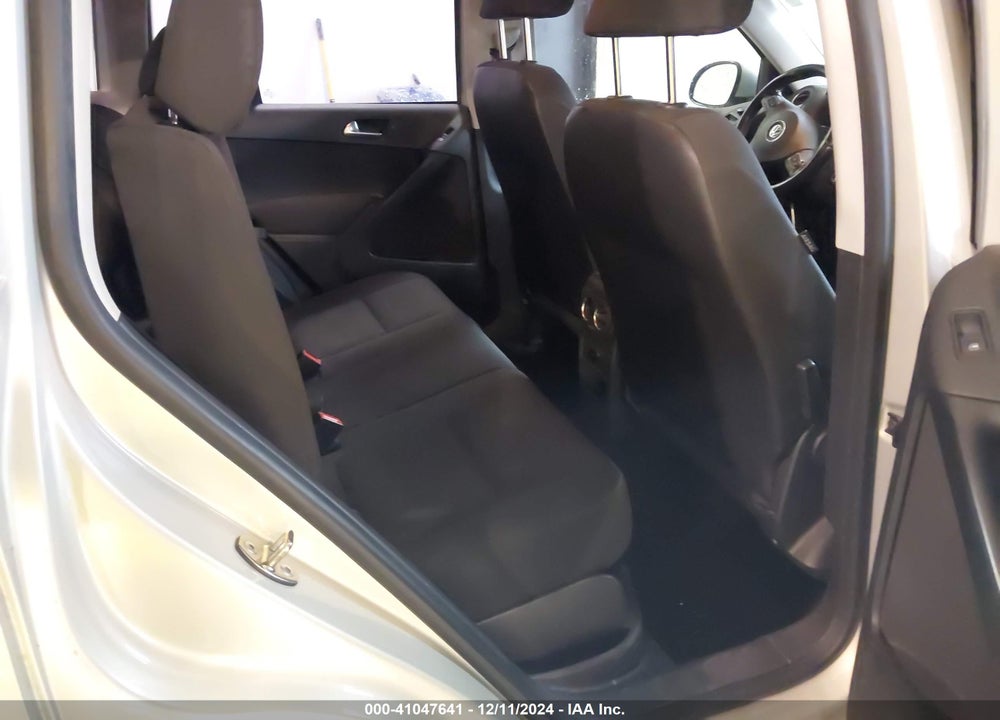 2015 VOLKSWAGEN TIGUAN S VIN: WVGAV7AX5FW601934