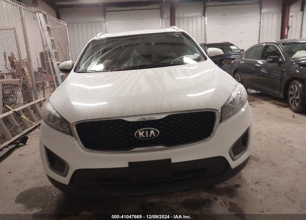2016 KIA SORENTO 2.4L LX VIN: 5XYPGDA32GG099189
